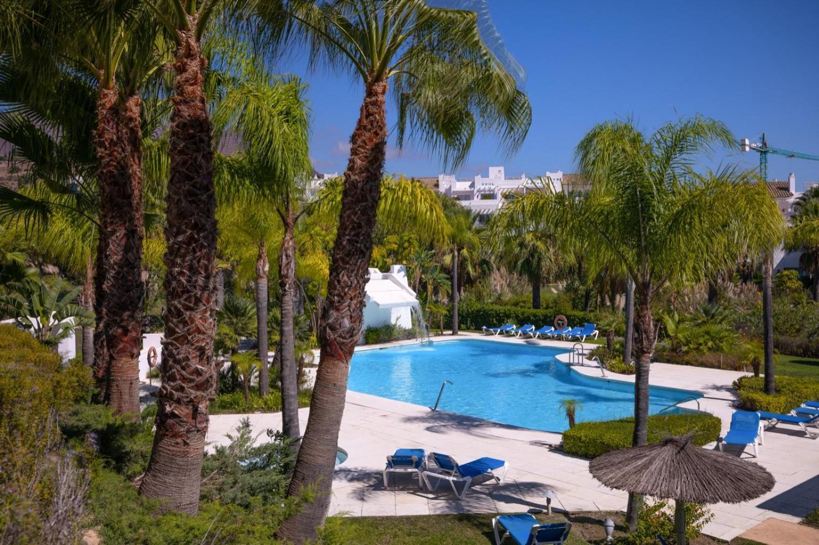 Appartamento Alcazaba Lagoon Estepona Golf Esterno foto