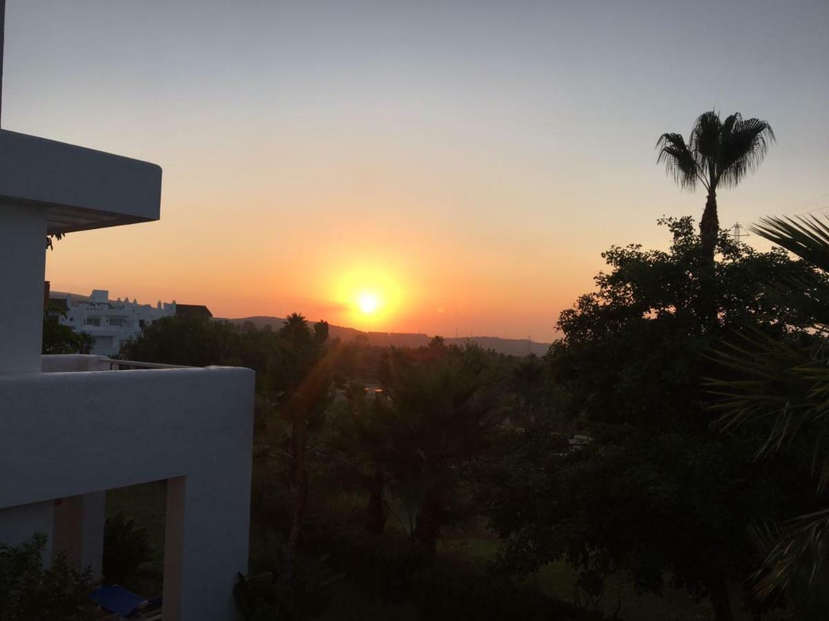 Appartamento Alcazaba Lagoon Estepona Golf Esterno foto