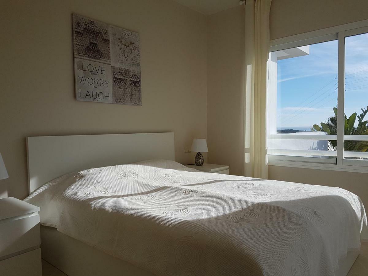 Appartamento Alcazaba Lagoon Estepona Golf Esterno foto