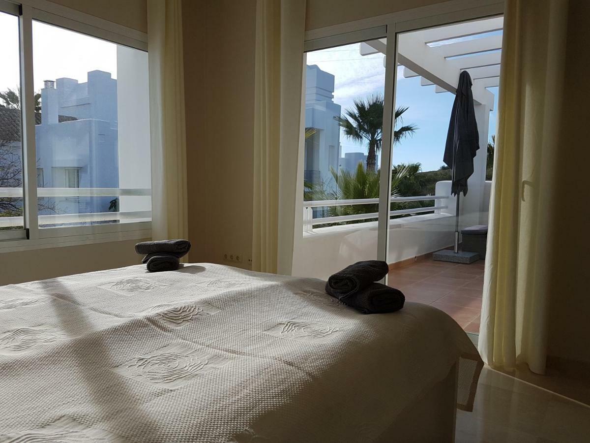 Appartamento Alcazaba Lagoon Estepona Golf Esterno foto
